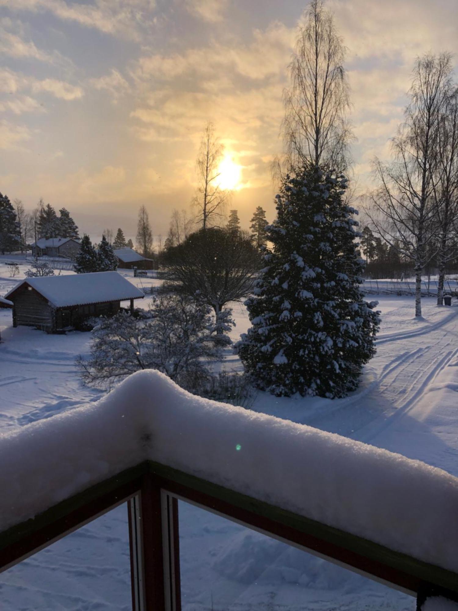 Mysigt Boende I Raettvik Med Utsikt Oever Siljan Exterior foto